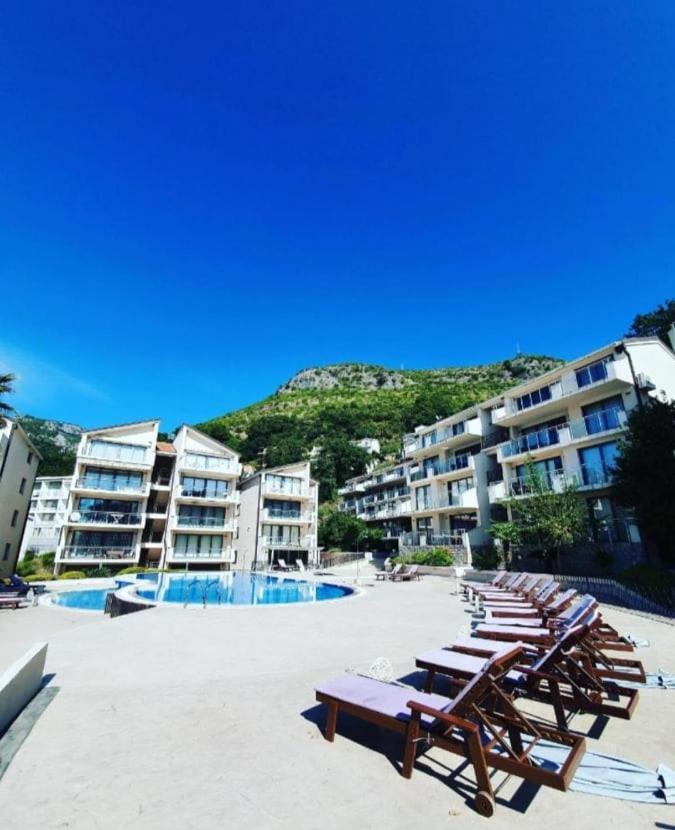 Blue Horizon Apartment Resort Budva Bagian luar foto
