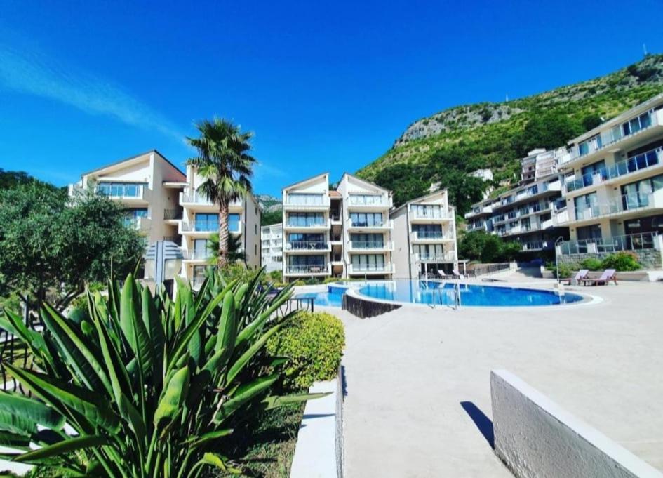 Blue Horizon Apartment Resort Budva Bagian luar foto
