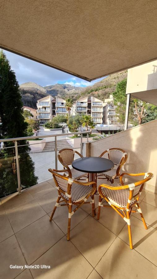 Blue Horizon Apartment Resort Budva Bagian luar foto