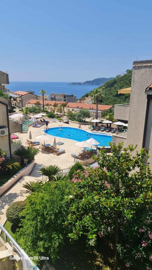 Blue Horizon Apartment Resort Budva Bagian luar foto